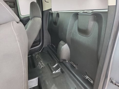 Used 2022 Chevrolet Colorado LT w/ Fleet Safety Package RWD image 9