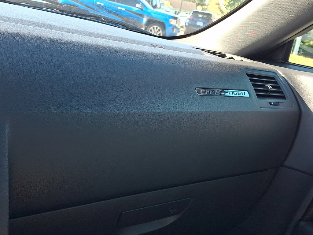Used 2010 Dodge Challenger R/T RWD image 29