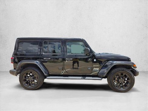 Used 2024 Jeep Wrangler Unlimited Sahara AWD/4WD image 4