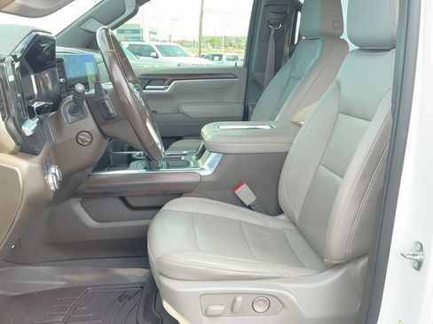 Used 2022 GMC Sierra 1500 SLT w/ SLT Convenience Package image 17