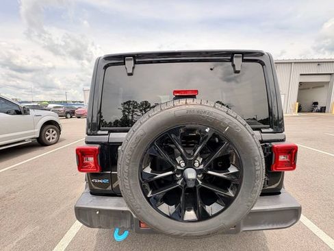 Used 2024 Jeep Wrangler Unlimited Sahara AWD/4WD image 7