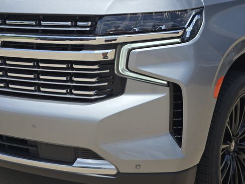 Used 2023 Chevrolet Tahoe Premier AWD/4WD image 32