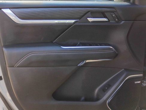 Used 2025 GMC Acadia Elevation image 22