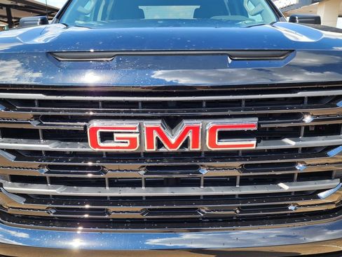 New 2026 GMC Sierra 1500 Elevation image 10