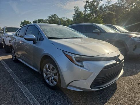 Certified 2024 Toyota Corolla LE FWD image 1