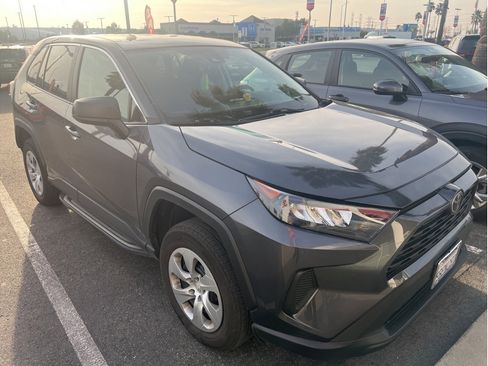 Certified 2022 Toyota RAV4 LE image 3