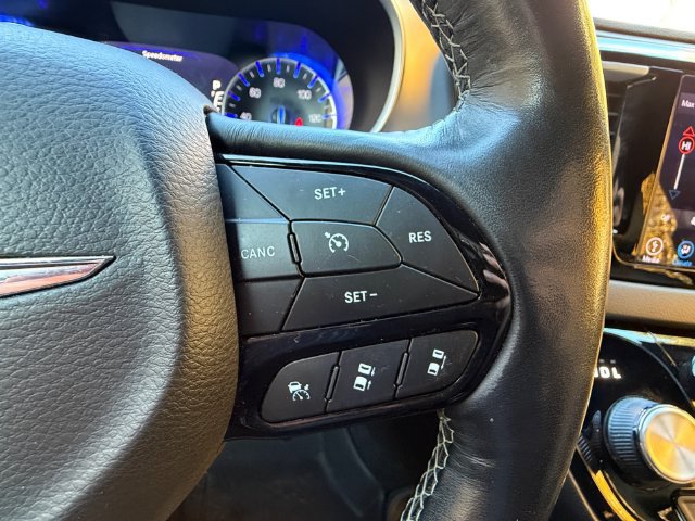 Used 2020 Chrysler Pacifica Touring-L Plus w/ Advanced Safetytec Group FWD image 20