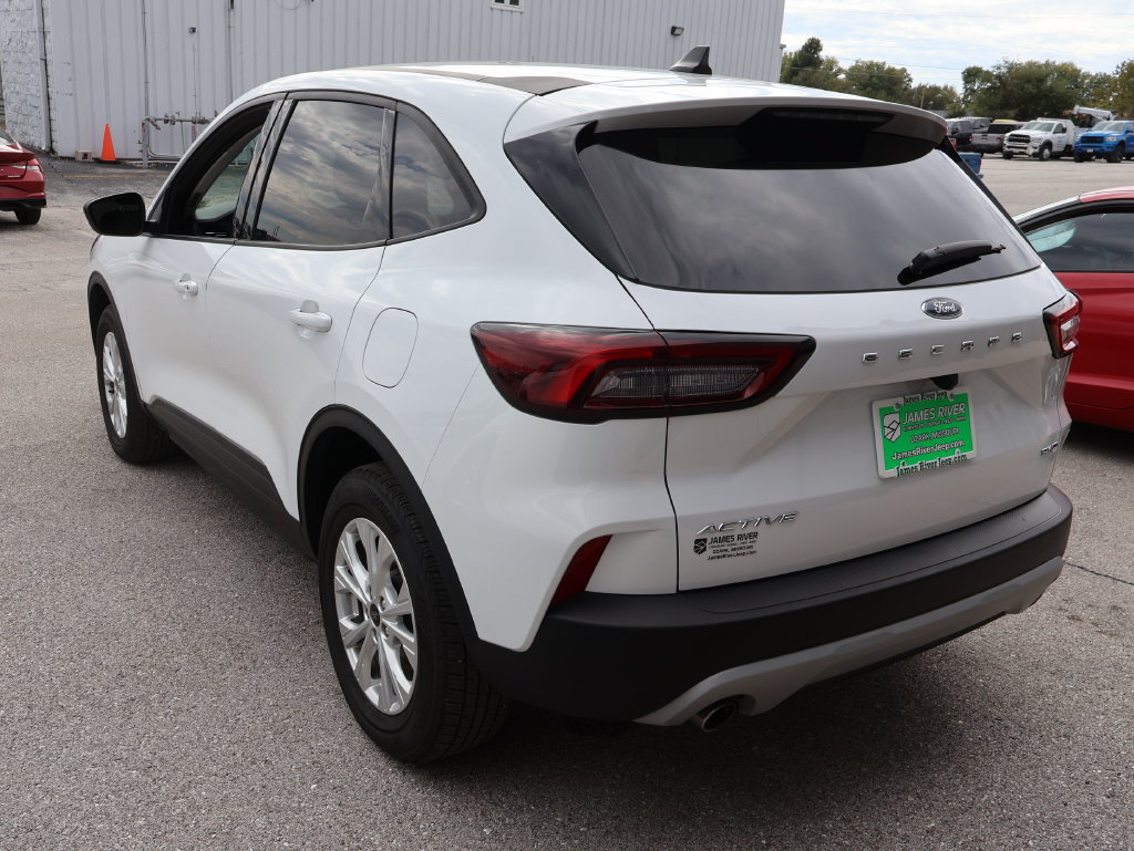 Used 2025 Ford Escape Active AWD/4WD image 3