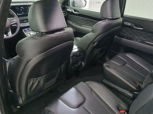 Used 2022 Hyundai Palisade Calligraphy image 17