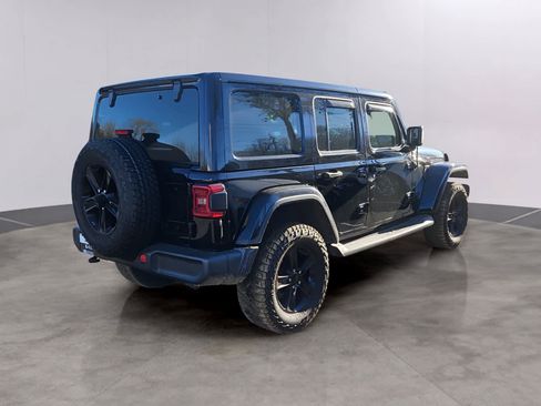 Used 2022 Jeep Wrangler Unlimited Sahara image 3