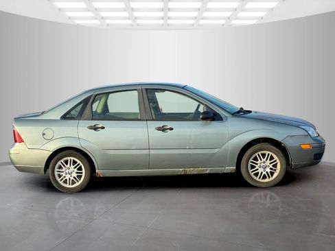 Used 2005 Ford Focus SE image 3