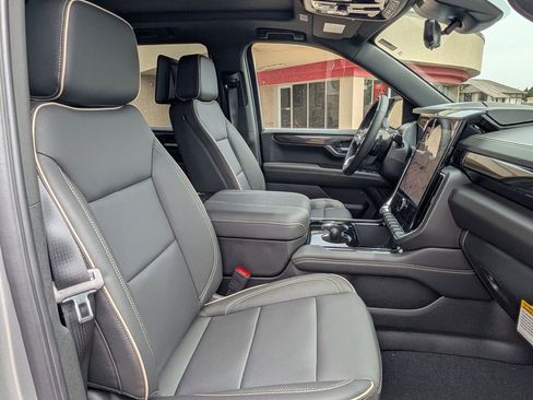 New 2026 GMC Yukon Elevation w/ Elevation Premium Package AWD/4WD image 24
