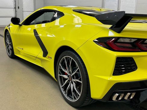 Used 2024 Chevrolet Corvette Stingray Premium Cpe w/ Z51 Performance Package RWD image 10