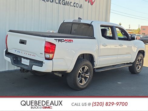 Used 2017 Toyota Tacoma TRD Sport w/ Premium & Technology Package image 10