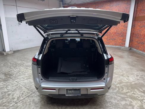Used 2025 Nissan Pathfinder SL AWD/4WD image 29