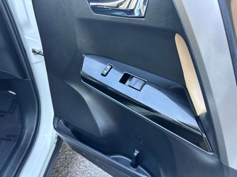 Used 2018 Toyota RAV4 Limited image 15