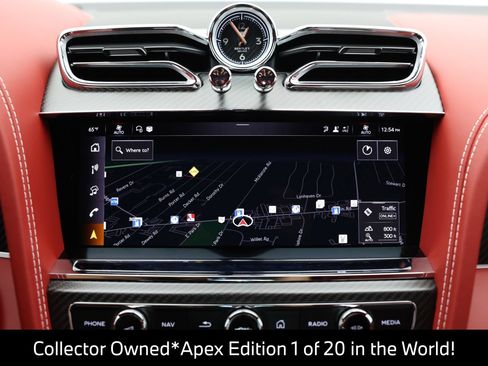 Used 2025 Bentley Bentayga AWD/4WD image 47