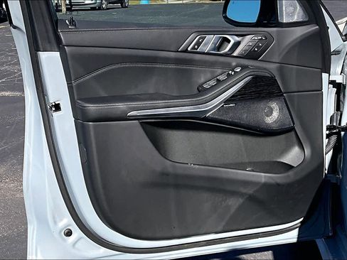 Used 2025 BMW X7 M60i image 24