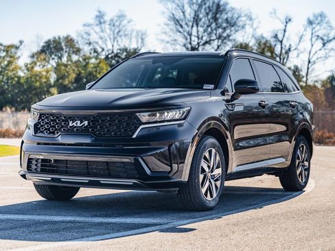 Used 2023 Kia Sorento S w/ Panoramic Sunroof Package image 3