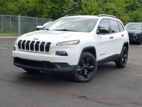 Used 2017 Jeep Cherokee Sport w/ Cold Weather Group AWD/4WD image 1