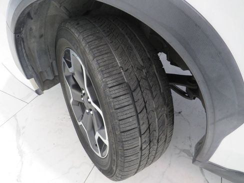 Used 2013 Subaru Crosstrek 2.0i Premium AWD/4WD image 24
