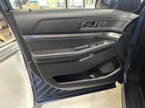 Certified 2018 Ford Explorer XLT image 24