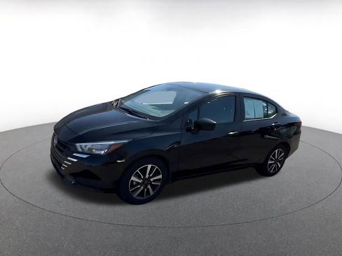 Used 2025 Nissan Versa SV image 8