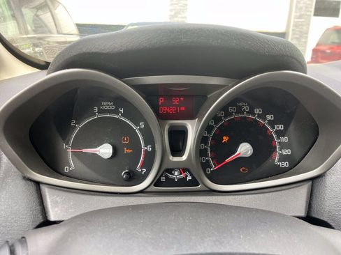 Used 2011 Ford Fiesta SE w/ 203A Rapid Spec Order Code FWD image 3