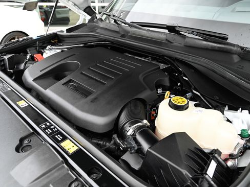 Used 2025 Land Rover Range Rover SE AWD/4WD image 66