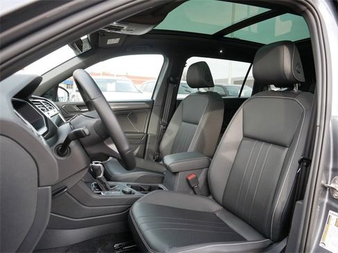 Certified 2024 Volkswagen Tiguan SE R-Line image 15