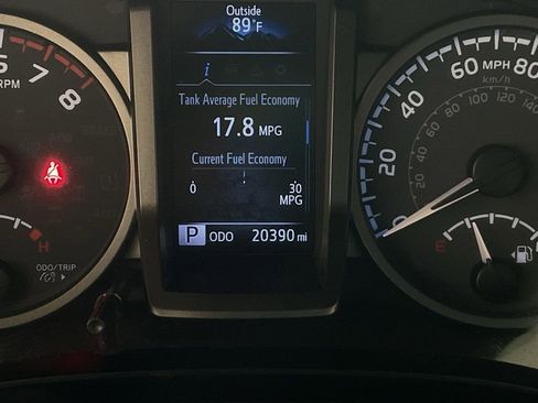 Used 2021 Toyota Tacoma TRD Off-Road AWD/4WD image 40