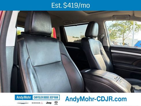 Used 2017 Toyota Highlander XLE AWD/4WD image 29