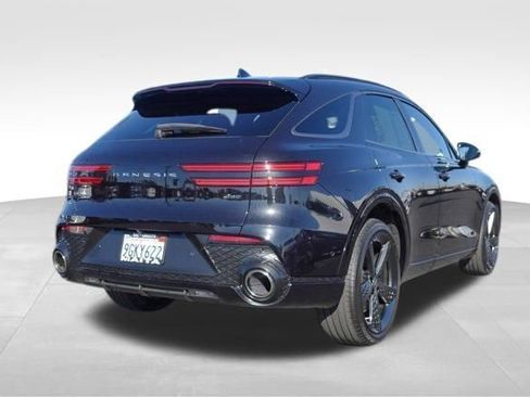 Used 2023 Genesis GV70 2.5T w/ Sport Prestige Package image 3