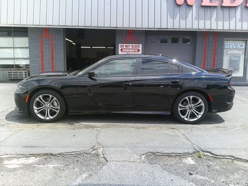 Used 2021 Dodge Charger GT w/ Plus Group RWD image 2