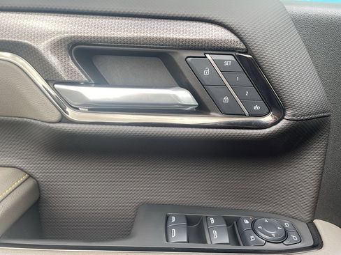 Used 2024 Chevrolet Silverado 1500 ZR2 w/ Technology Package image 19