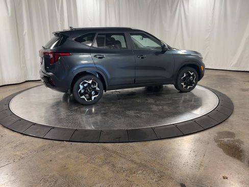 Certified 2025 Kia Seltos S image 31