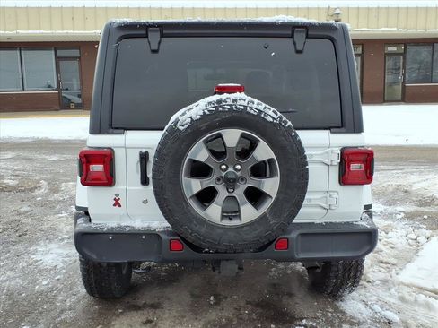 Used 2020 Jeep Wrangler Unlimited Sahara w/ Uconnect 4C Nav & Sound Group image 4