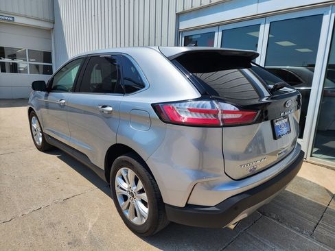 Used 2024 Ford Edge Titanium image 3