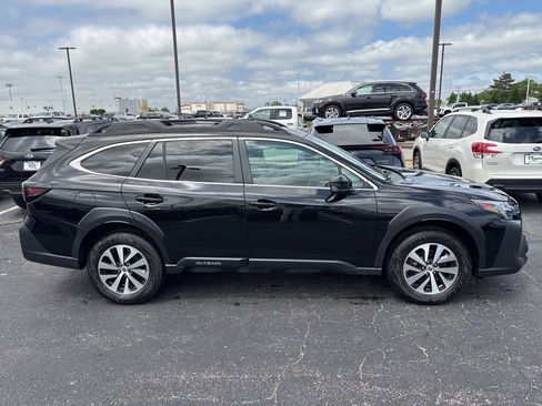 Used 2024 Subaru Outback Premium AWD/4WD image 2