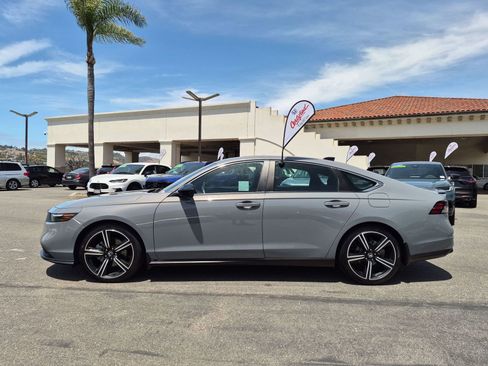 Used 2023 Honda Accord Sport image 2