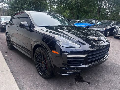 Used 2016 Porsche Cayenne GTS AWD/4WD image 4