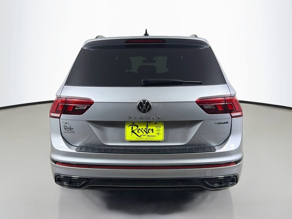 Used 2024 Volkswagen Tiguan SE R-Line AWD/4WD image 7