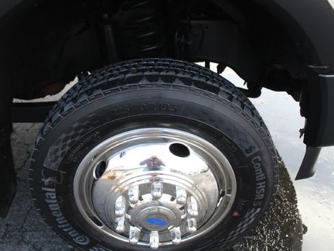 Used 2020 Ford F450 XL w/ Power Equipment Group image 26