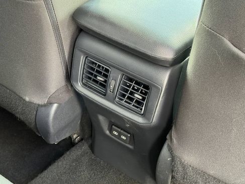 Certified 2025 Toyota RAV4 XLE FWD image 21