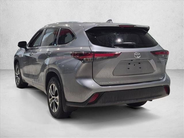 Used 2026 Toyota Highlander XLE AWD/4WD image 6