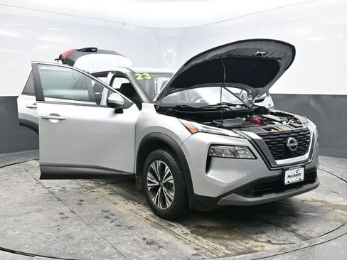 Used 2023 Nissan Rogue SV image 31