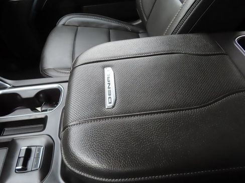 Used 2024 GMC Sierra 2500 Denali image 38