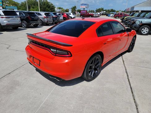 Used 2021 Dodge Charger SXT w/ Blacktop Package RWD image 5