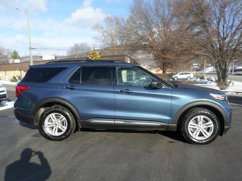 Used 2020 Ford Explorer XLT w/ Equipment Group 202A image 8