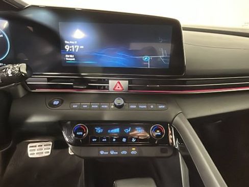 Used 2025 Hyundai Elantra SEL FWD image 24